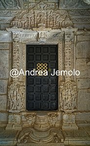 Tempio giainista di Ranakpur Portale finemente scolpito | Andrea Jemolo