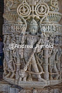 Tempio giainista di Ranakpur Scultura di una Divinità | Andrea Jemolo