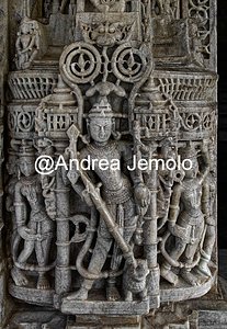 Tempio giainista di Ranakpur Scultura di una Divinità | Andrea Jemolo