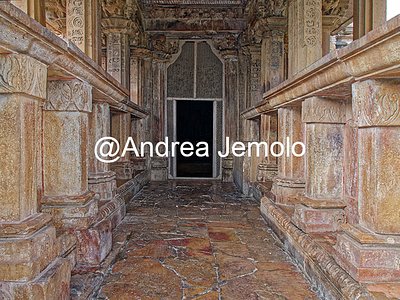 Lakshmana Temple Ardha mandapa - Entrance porch | Andrea Jemolo