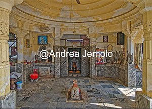 Piccolo santuario al dio indù Ganesha   | Andrea Jemolo