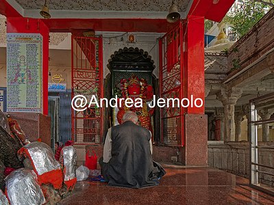 Small shrine to the Hindu god Ganesha  | Andrea Jemolo