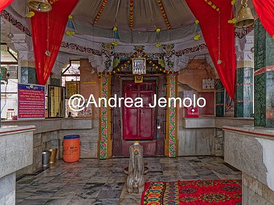 Small shrine to the Hindu god Ganesha  | Andrea Jemolo