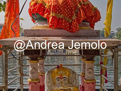 Small shrine to the Hindu god Ganesha  | Andrea Jemolo