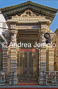 Piccolo santuario al dio indù Ganesha   | Andrea Jemolo