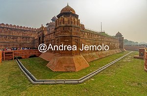 Red Fort or Lal Qila  View from the exterior of the walls | Andrea Jemolo