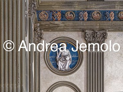 Cappella Pazzi Lato Destro - Medaglione in terracotta con un Apostolo | Andrea Jemolo