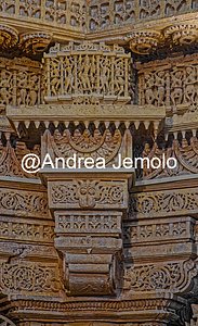 Forte di Jaisalmer Rilievo, nel tempio Jainista Chandraprabhu | Andrea Jemolo