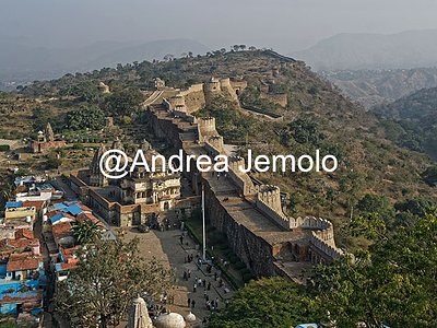 Kumbhalgarh or Kumbhal fort Rajsamand village with the jain temples and the great wall | Andrea Jemolo