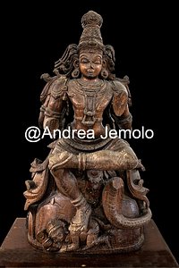 Napier Museum Dakshina Murthi, wood carving, cm. 92 x 55.5 | Andrea Jemolo