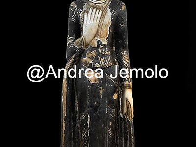 Napier Museum Sculpture of Buddha in marble, cm. 87 x 31.5 | Andrea Jemolo