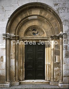 Chiesa di San Giovanni Battista - Crkva sv. Ivana Krstitelja Portale | Andrea Jemolo