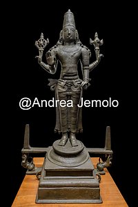 Napier Museum Bronze sculpture of Vishnu, cm. 53.8 x 30.5 | Andrea Jemolo