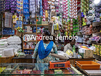 Munnar city centre Grocery store in Munnar market | Andrea Jemolo