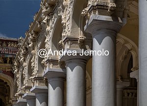 Thirumalai Nayakkar Mahal Arches and columns around the courtyard of the palace | Andrea Jemolo
