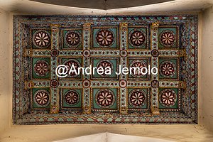 Thirumalai Nayakkar Mahal Ornate carved ceiling | Andrea Jemolo