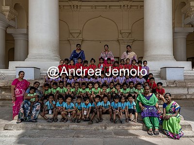 Thirumalai Nayakkar Mahal Group of students from a private school visiting the Thirumalai Nayakkar Mahal | Andrea Jemolo