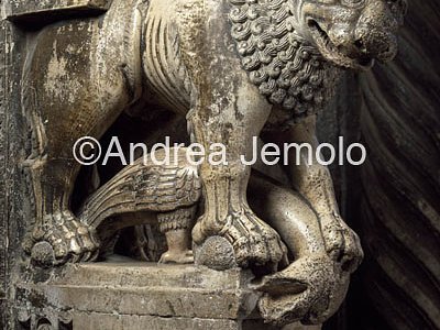 Cathedral Portal - Lion | Andrea Jemolo