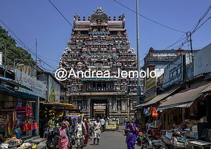 Ranganathaswamy Temple The market and a Gopuram of the Ranganathaswamy Temple | Andrea Jemolo