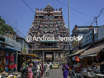 Ranganathaswamy Temple The market and a Gopuram of the Ranganathaswamy Temple | Andrea Jemolo