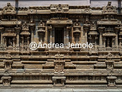 Ranganathaswamy Temple Wall with sculptures and architectural elements in the temple of Ranganathaswamy - Detail | Andrea Jemolo