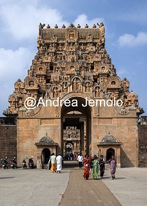 Brihadishvara Temple Maratha entrance and Gopuram' Keralantakan Tiruvasal in the temple of Brihadeshwara | Andrea Jemolo