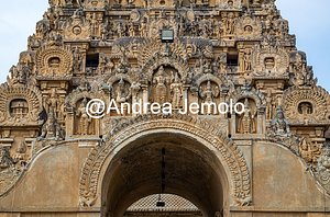 Brihadishvara Temple Maratha entrance and Gopuram' Keralantakan Tiruvasal in the temple of Brihadeshwara | Andrea Jemolo