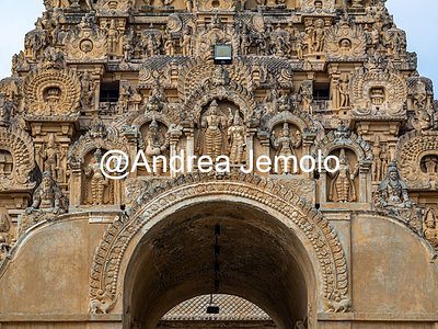 Brihadishvara Temple Maratha entrance and Gopuram' Keralantakan Tiruvasal in the temple of Brihadeshwara | Andrea Jemolo