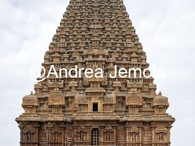 Brihadishvara Temple Chandikesvara Shrine (Sanctuary) and the main vimana of the temple of Brihadishvara | Andrea Jemolo