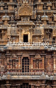 Brihadishvara Temple Chandikesvara Shrine (Sanctuary) and the main vimana of the temple of Brihadishvara | Andrea Jemolo