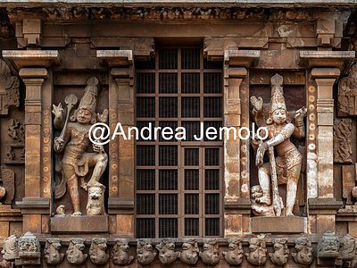 Brihadishvara Temple Chandikesvara Shrine (Sanctuary) and the main vimana of the temple of Brihadishvara | Andrea Jemolo