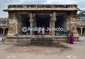 Brihadishvara Temple Karuvur Devar Shrine | Andrea Jemolo