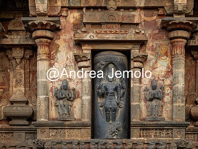 Airavatesvara Temple Lingodbhava, niches on the west wall | Andrea Jemolo