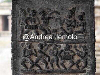 Airavatesvara Temple Scene with dancers and musicians, inner pillars, agra-mandapa | Andrea Jemolo