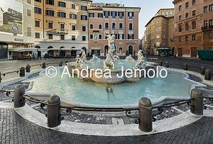 Fountain of Neptune View from the south - overview of the fountain | Andrea Jemolo
