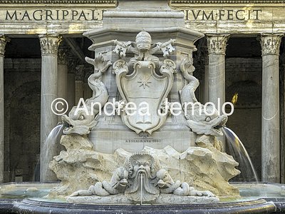 Fontana di piazza della Rotonda Base della fontana | Andrea Jemolo
