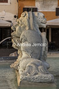 Fontana del Pantheon or Fountain of the Pantheon Sculptural detail of the fountain | Andrea Jemolo