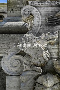 Fontana dell'Obelisco Lateranense Winged dragon | Andrea Jemolo