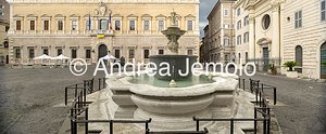 Fontane di piazza Farnese Overview of the northern fountain | Andrea Jemolo