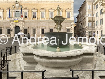 Fontane di piazza Farnese Visione d'insieme della fontana settentrionale | Andrea Jemolo