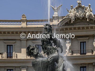Fountain of the Naiads Glaucus grabbing a dolphin | Andrea Jemolo