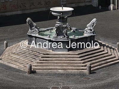 Fontana in piazza Santa Maria in Trastevere Visione d'insieme della fontana dall'alto | Andrea Jemolo