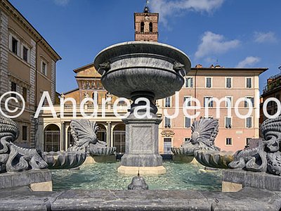 Fontana in piazza Santa Maria in Trastevere Visione d'insieme della fontana | Andrea Jemolo