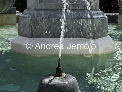 Fontana in piazza Santa Maria in Trastevere Particolare | Andrea Jemolo
