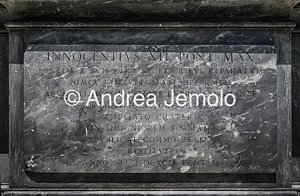 Fountain in Piazza Santa Maria in Trastevere Iscrizione inserita in occasione dei lavori eseguiti nel 1692 | Andrea Jemolo