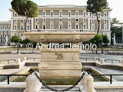 Fontana di piazza del Viminale Veduta della fontana verso il Palazzo del Viminale | Andrea Jemolo
