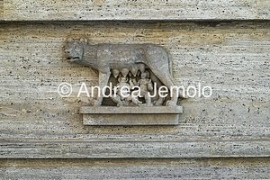 Fountain in Piazza del Viminale Bas-relief with the Capitoline Wolf | Andrea Jemolo