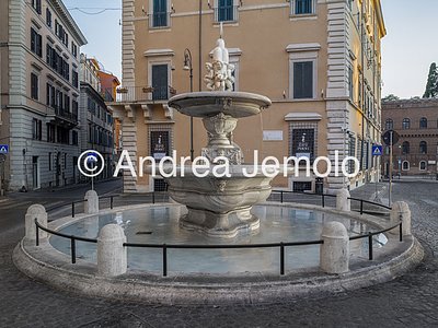 Fontana di piazza d'Aracoeli Visione d'insieme della fontana | Andrea Jemolo