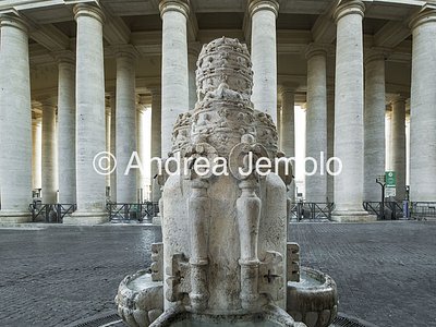 Fontana delle Tiare Veduta della fontana verso il colonnato di San Pietro | Andrea Jemolo