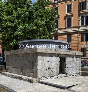 Sepulcher of Largo Talamo Overview | Andrea Jemolo
